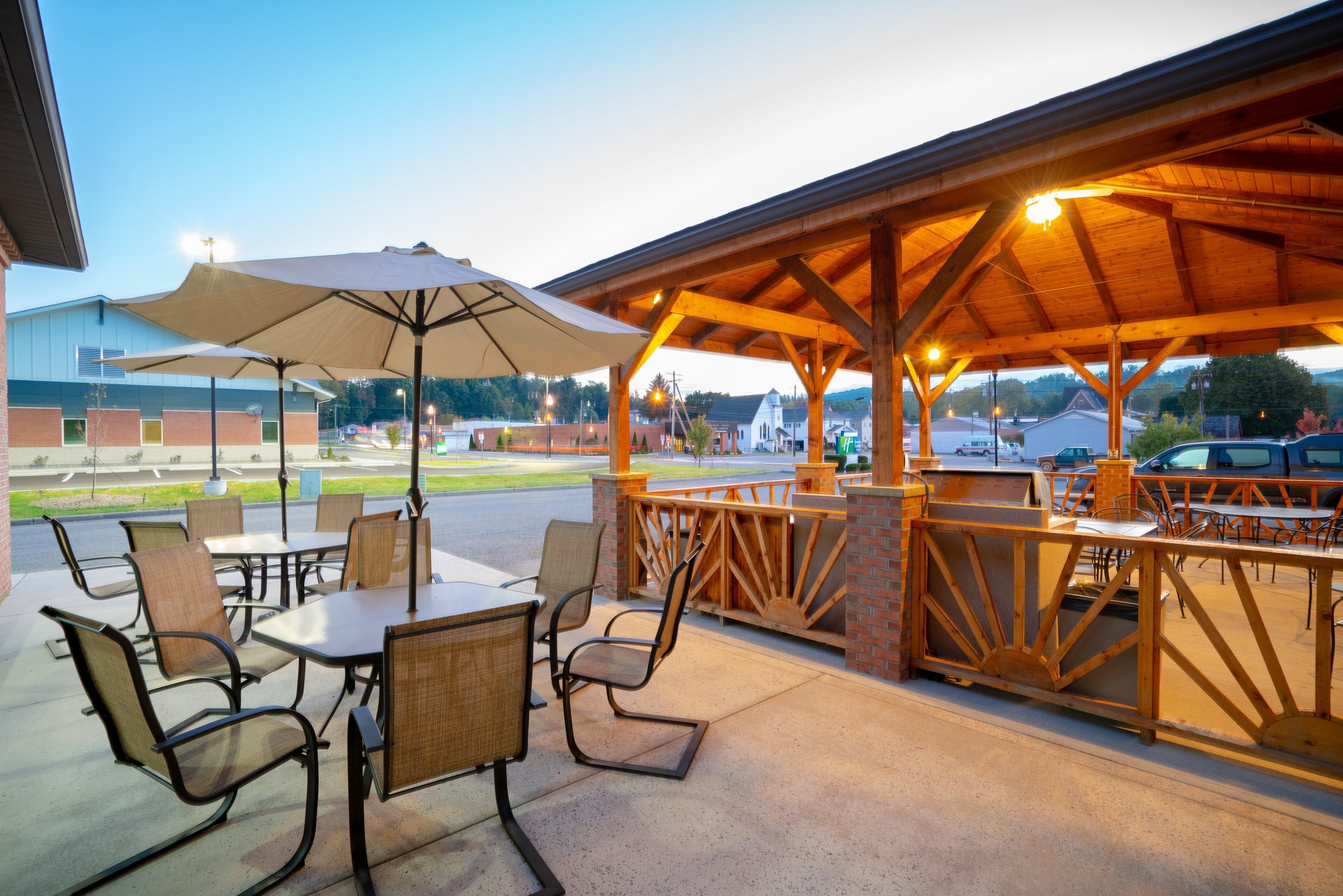 Holiday Inn Express Hotel & Suites Elkins By Ihg Ngoại thất bức ảnh