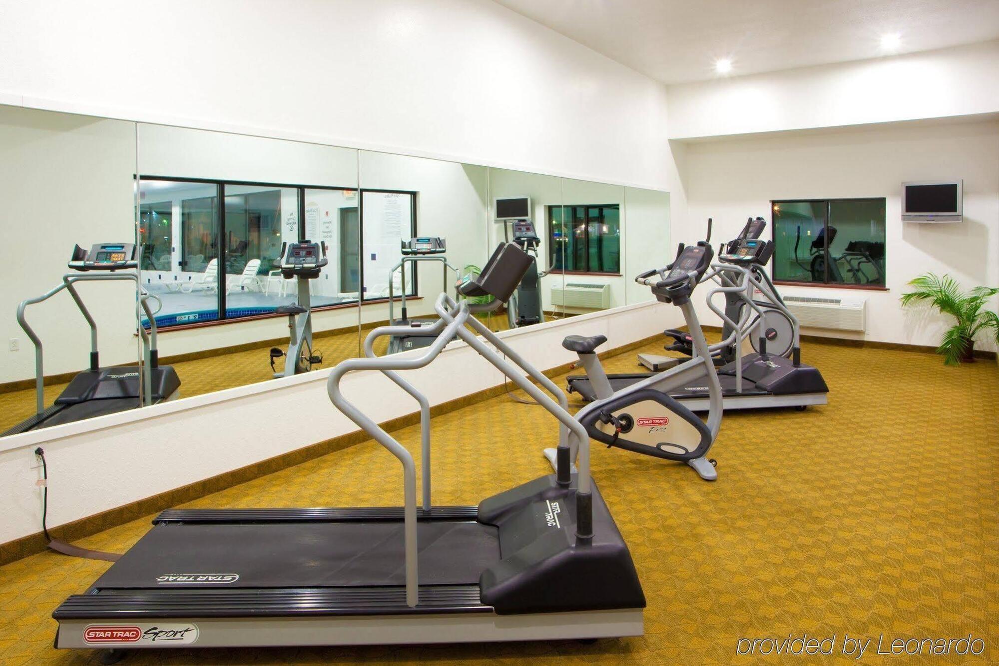 Holiday Inn Express Hotel & Suites Elkins By Ihg Ngoại thất bức ảnh